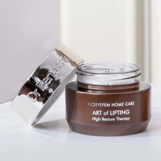 Nachtcrème van Dr Irena Eris – intens voedend en herstellend tijdens je slaap - pot open