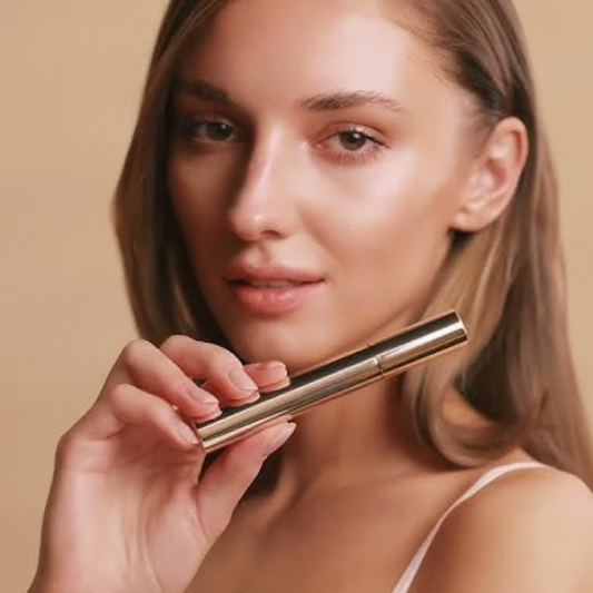 Mascara van Dr Irena Eris met liftend effect – lengte en krul voor een open blik - lifestyle foto