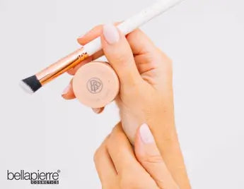 Bellápierre Make-up Base Cream – hydraterende primer voor een gladde en egale basis met concealer borstel