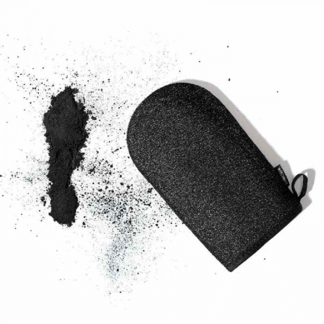 Marc Inbane scrub handschoen om dode huidcellen te verwijderen vóór het tannen