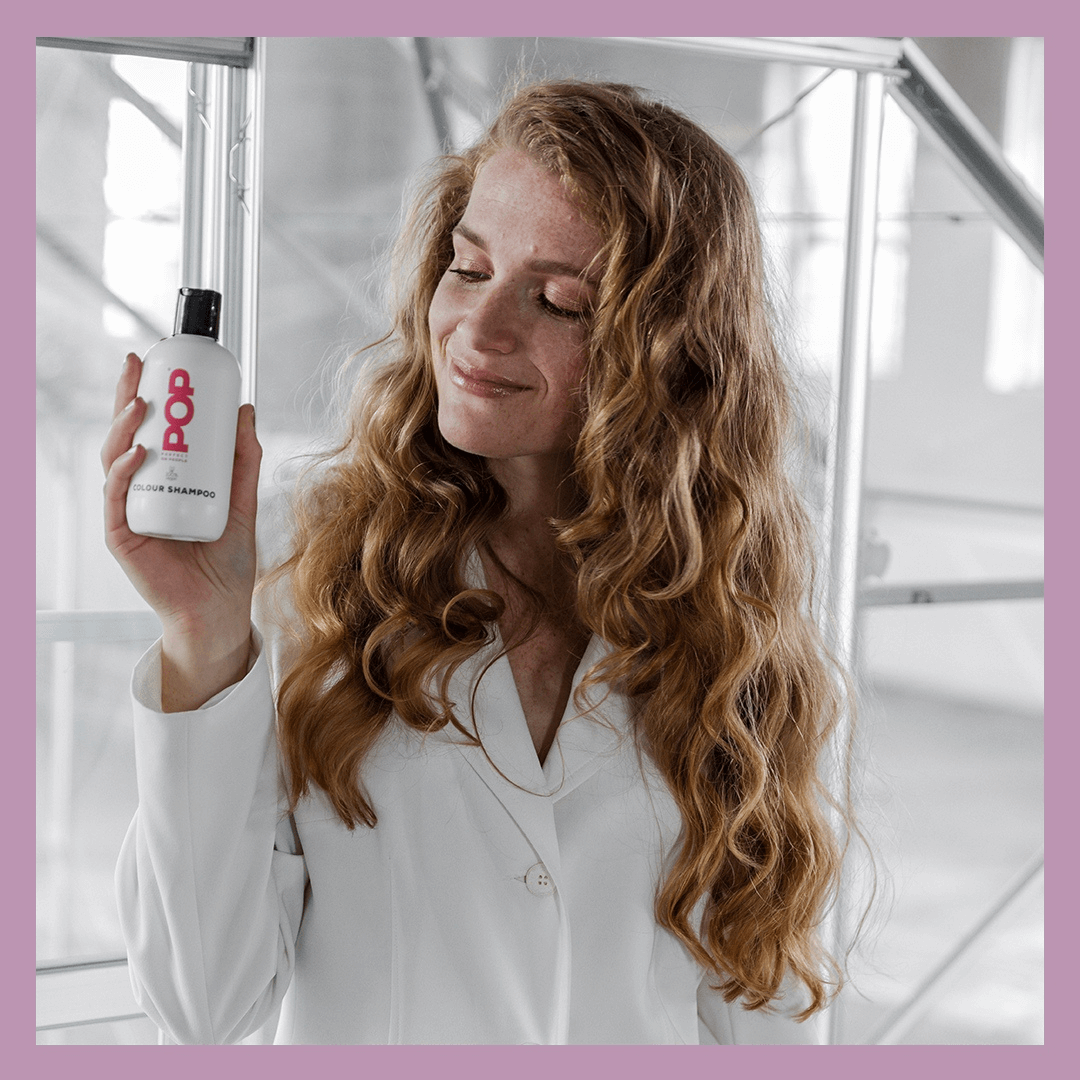 POP Colour Shampoo – lifestylebeeld met gekleurd haar