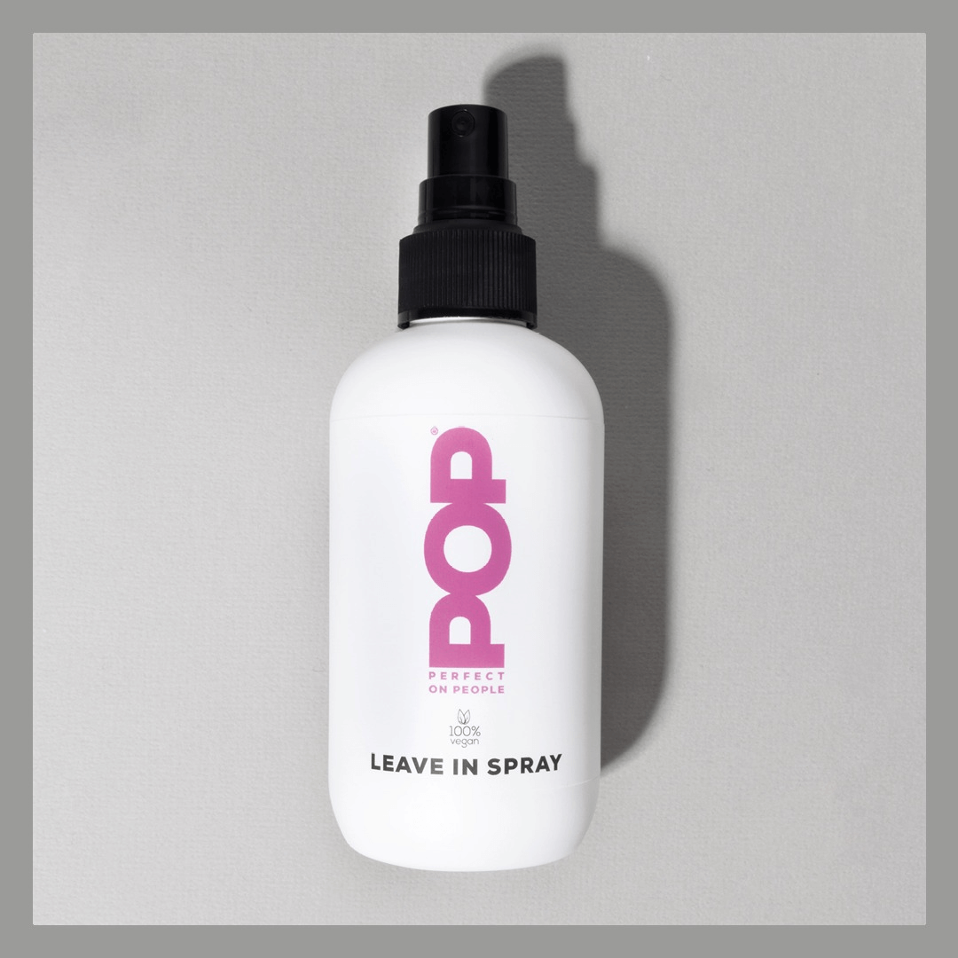 Toepassing van POP leave-in spray – bescherming tegen hitte en pluis