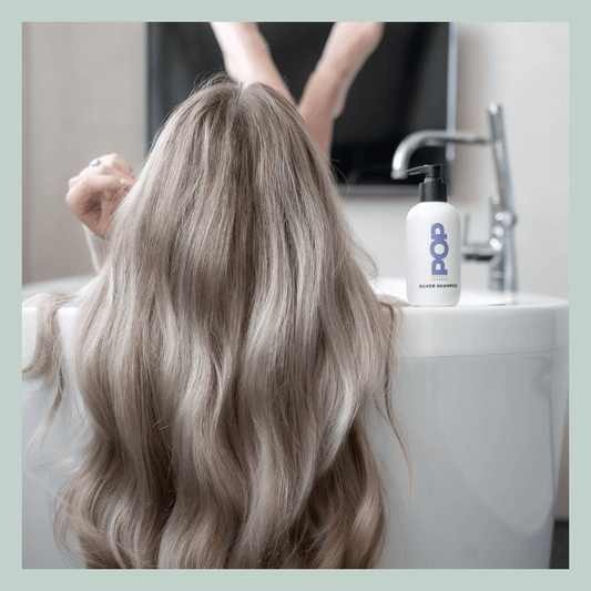 POP Silver Shampoo – lifestyle met grijs haar
